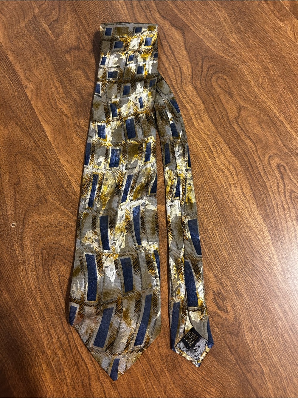 Bachrach Mens Silk Tie Made in Italy Gold Navy Blue Abstract Geometric Pattern